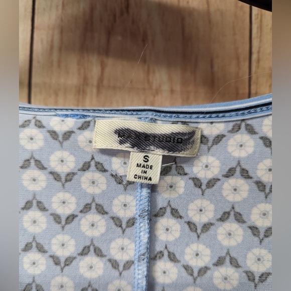 Max Studio Women's Crepe Short Sleeve Faux Wrap Top NWOT Size S and M - Picture 4 of 8